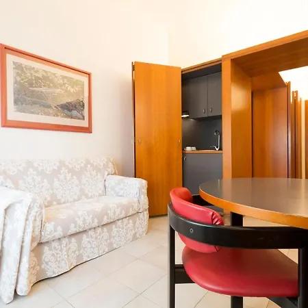 Donatello Hotel apartamentowy 4*